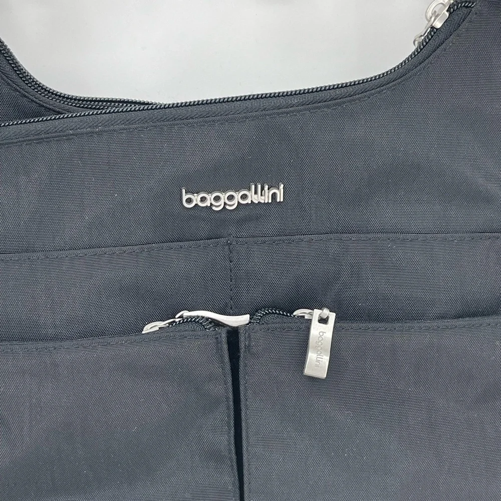 ⭐️Baggallini Black Nylon Crossbody Organizer